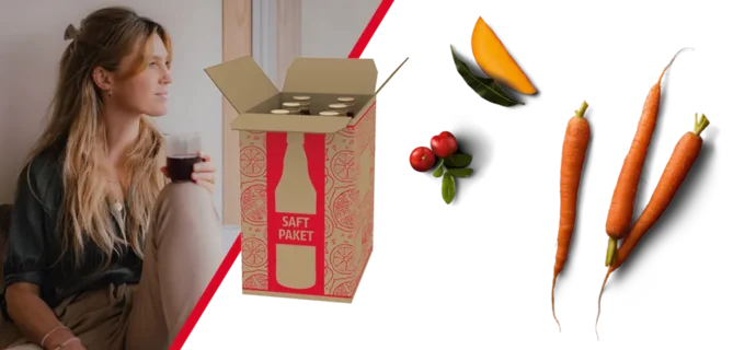 Eine Frau mit einem Getränk sitzt neben einem Saftpaket und frischen Zutaten wie Karotten und Obst.